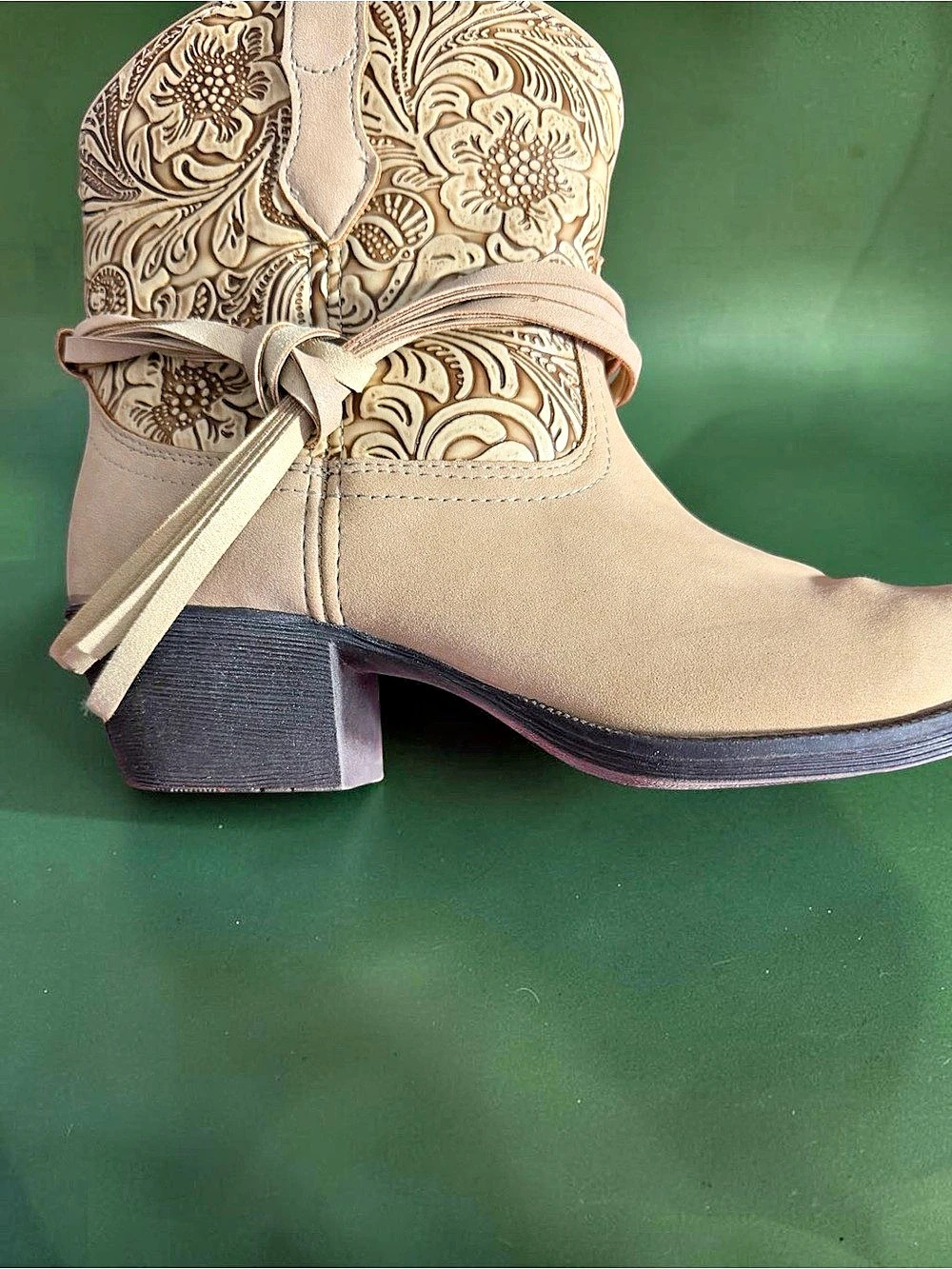 Dingo Valerie Paisley Women's Round Toe Cowboy Booties- Size 8